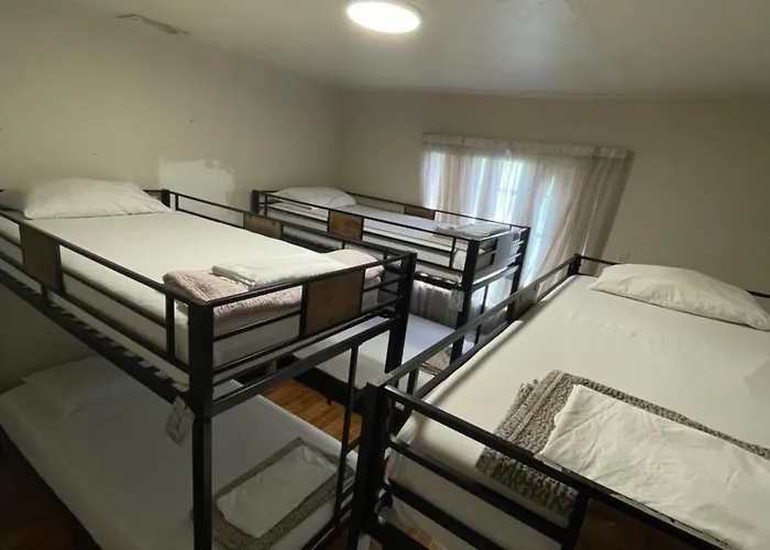 Queen - Shared Female Room